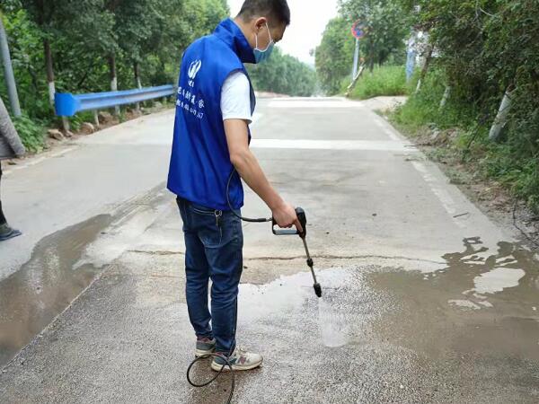 洛阳村村通道路修补现场视频