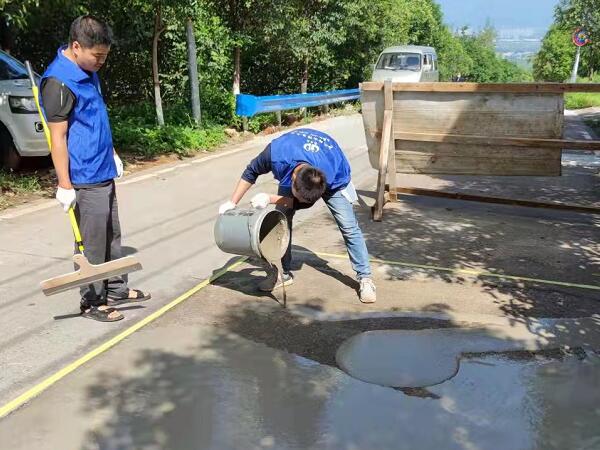 洛阳高新区村村通道路维修过程